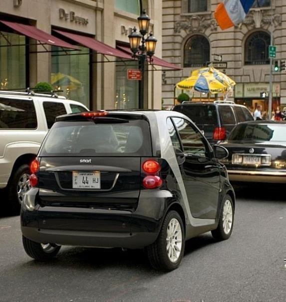 Ab heute sind in den USA erste Probefahrten mit dem Smart Fortwo möglich: Die Markteinführung ist für Anfang 2008 geplant. Foto: Auto-Reporter/Smart